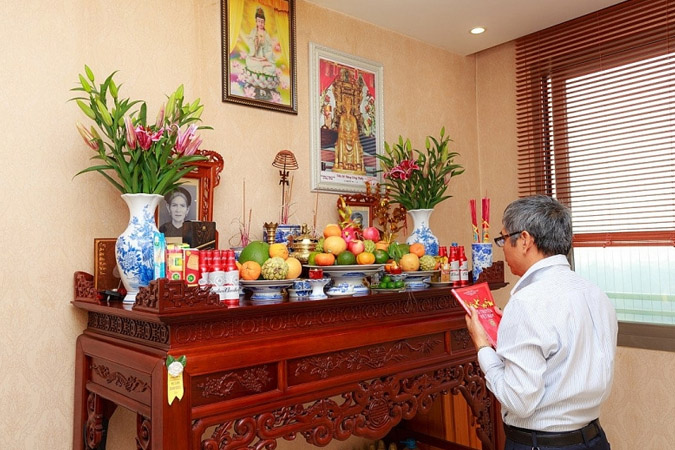 Bàn thờ gia tiên ngày Tết – Nơi lưu giữ những giá trị truyền thống của người Việt