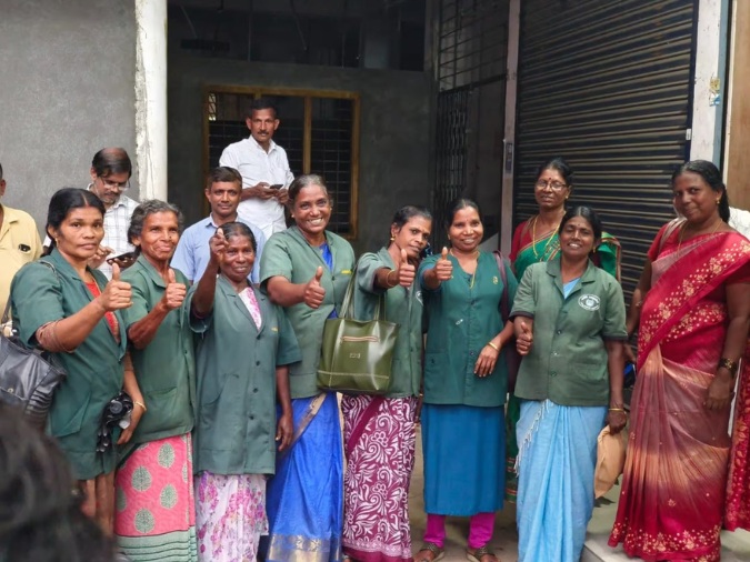 Ấn Độ: Góp tiền lẻ mua xổ số, 11 nữ công nhân trúng độc đắc 1